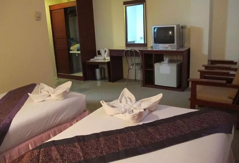 호텔 Chumphon Palace