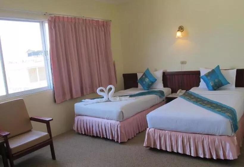 호텔 Chumphon Palace