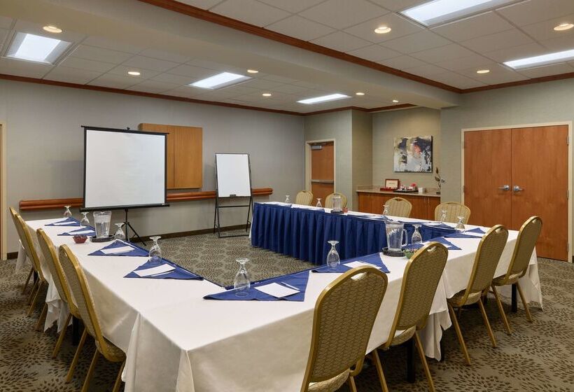 בית מלון כפרי Hampton Inn & Suites Providence/smithfield