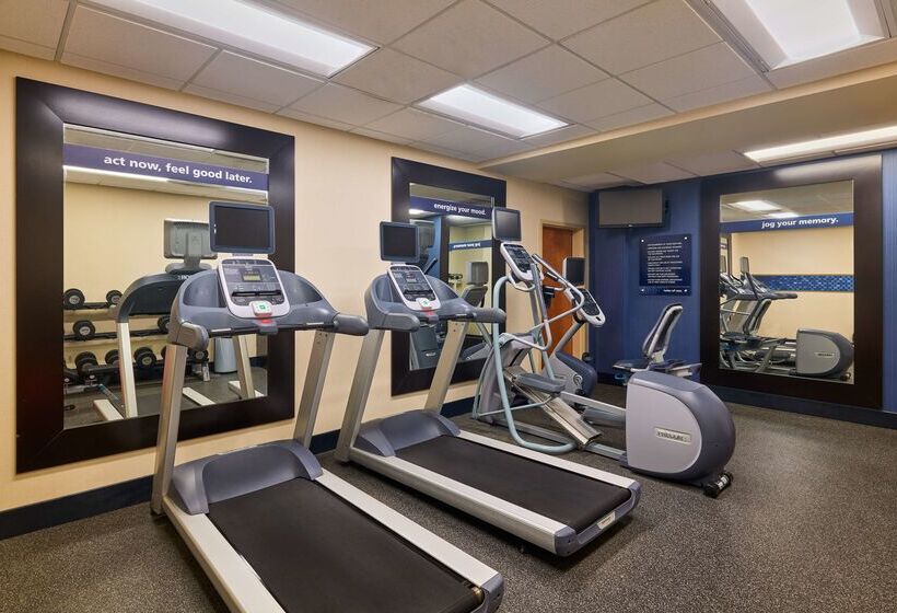 בית מלון כפרי Hampton Inn & Suites Providence/smithfield