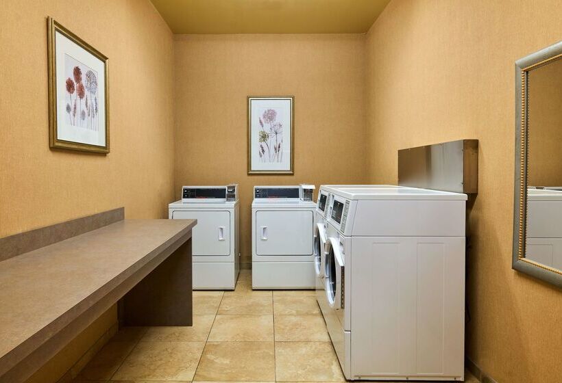 בית מלון כפרי Hampton Inn & Suites Providence/smithfield