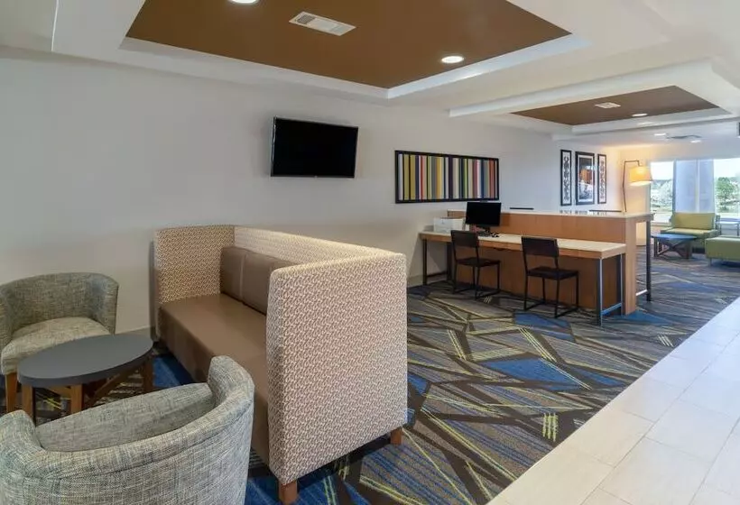 Holiday Inn Express Hotel & Suites Talladega, An Ihg