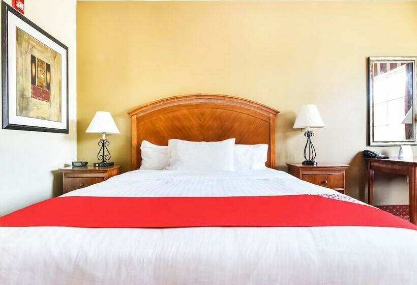 בית מלון כפרי Oyo Townhouse Oklahoma City Airport