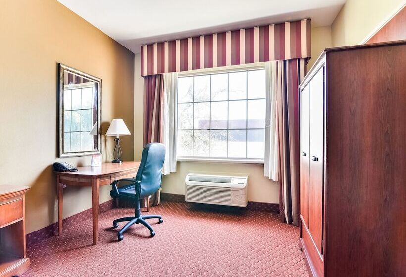 בית מלון כפרי Oyo Townhouse Oklahoma City Airport