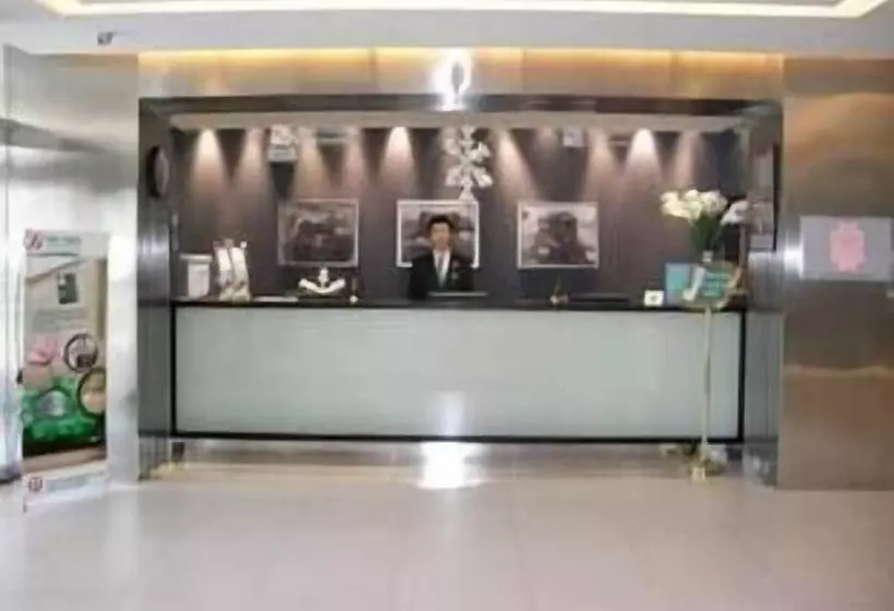 Отель Jinjiang Inn Changchun Train Station North Square