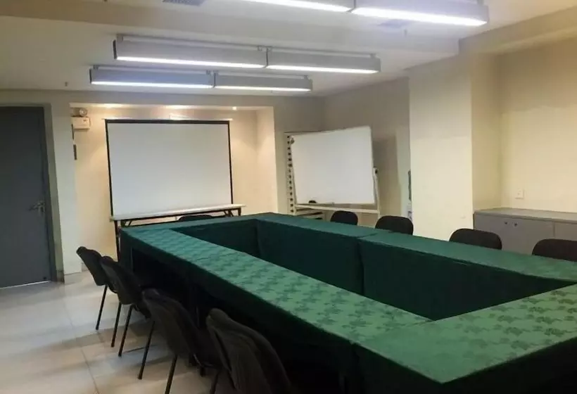 Отель Jinjiang Inn Xiamen Exhibition Center