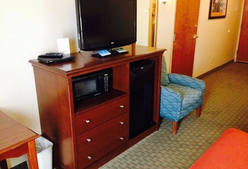 Triple Play Resort Hotel & Suites