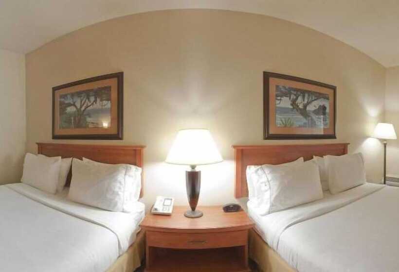 Triple Play Resort Hotel & Suites