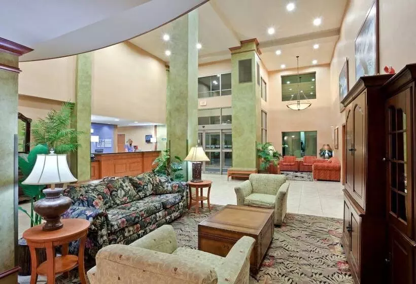 Triple Play Resort Hotel & Suites