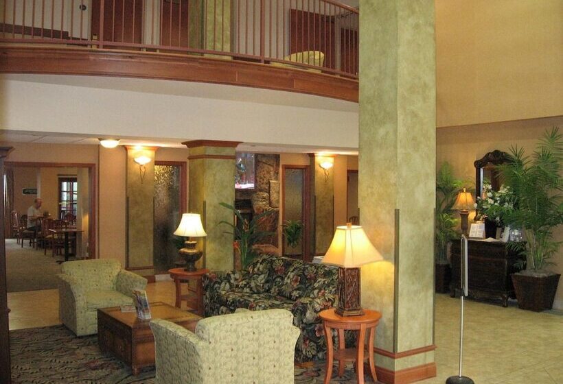 Triple Play Resort Hotel & Suites