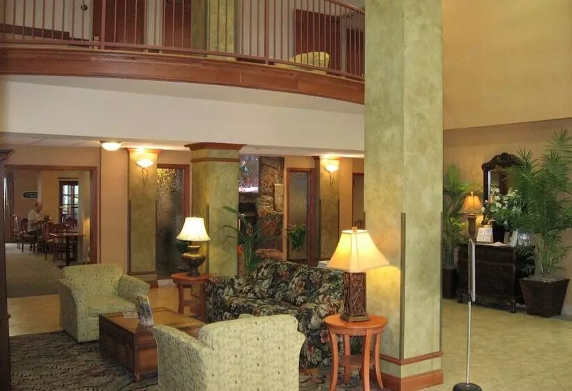 Triple Play Resort Hotel & Suites