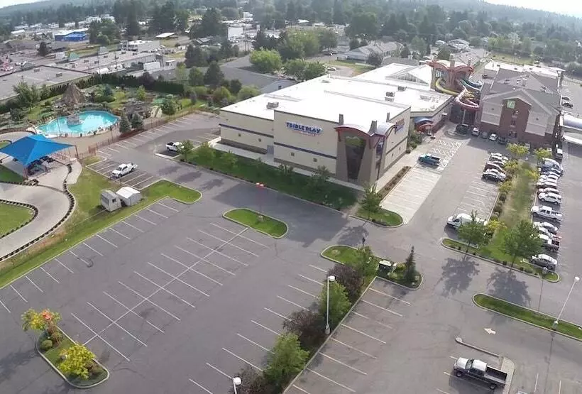 Triple Play Resort Hotel & Suites