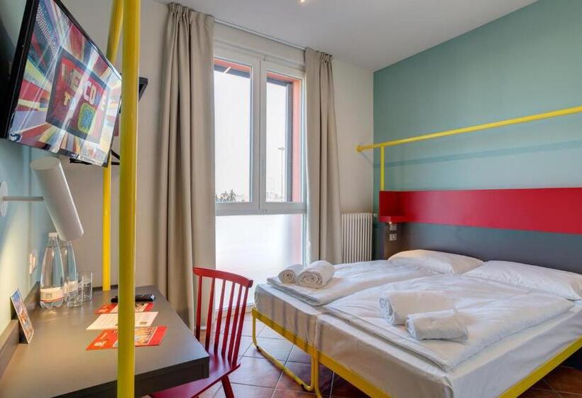 住所 Meininger Milano Garibaldi