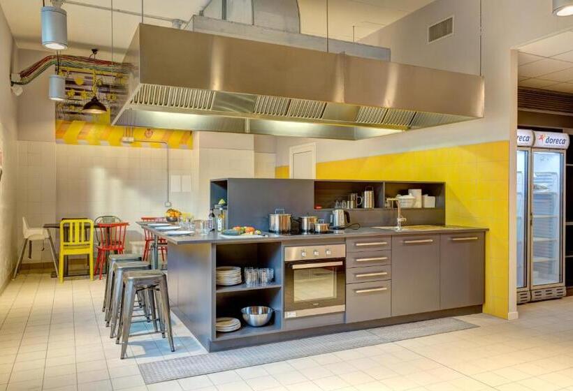 住所 Meininger Milano Garibaldi