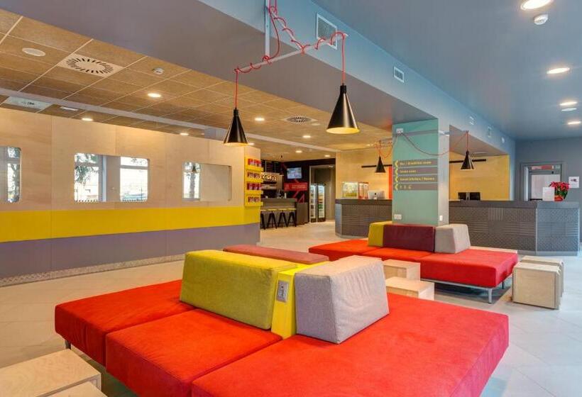 住所 Meininger Milano Garibaldi