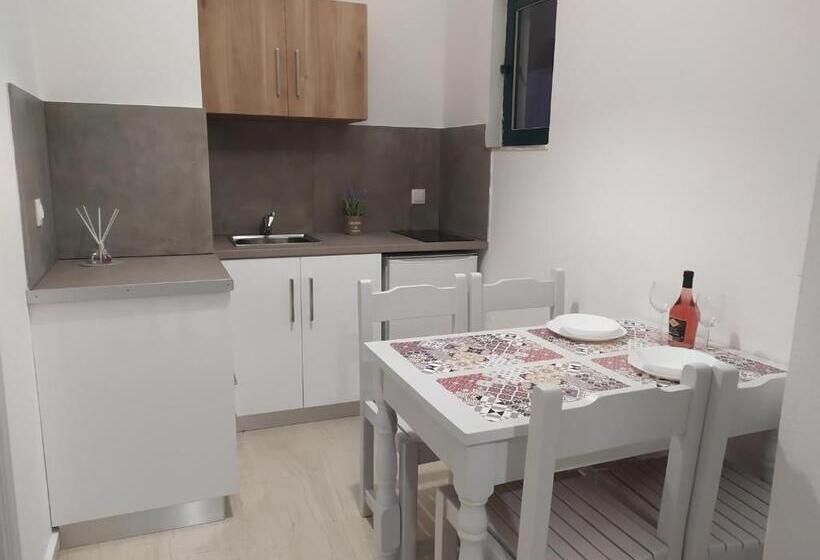 Valentinos Apartments