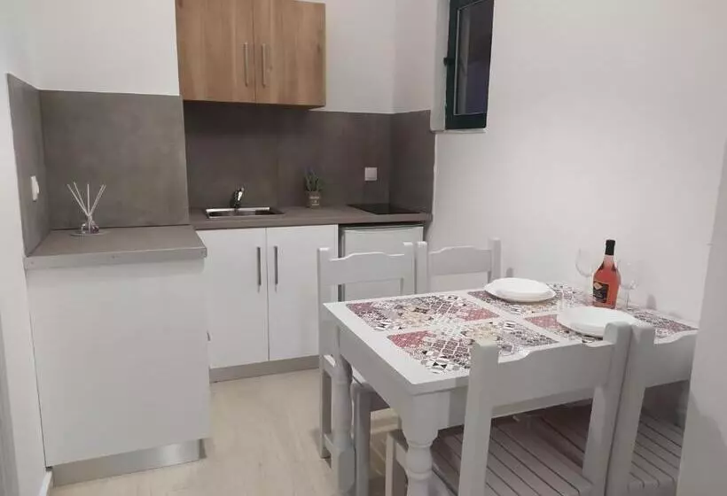 Valentinos Apartments