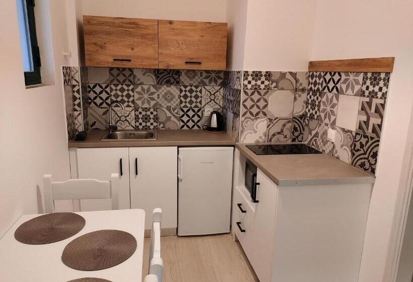 Valentinos Apartments