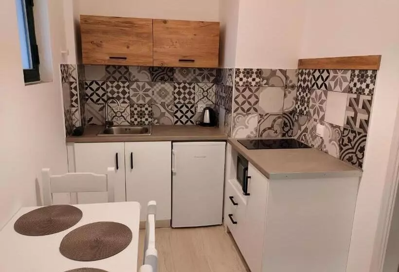 Valentinos Apartments