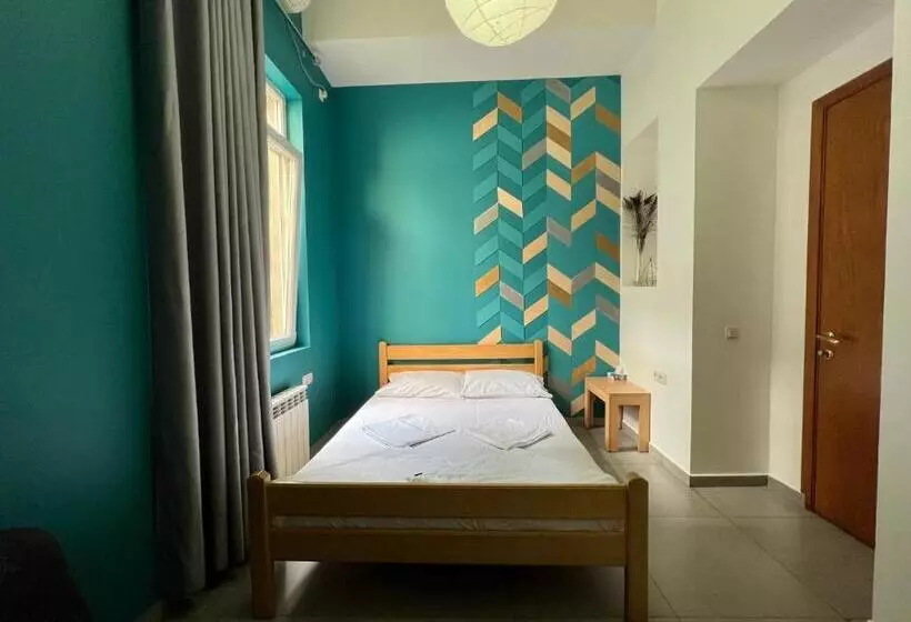 Envoy Hostel & Tours