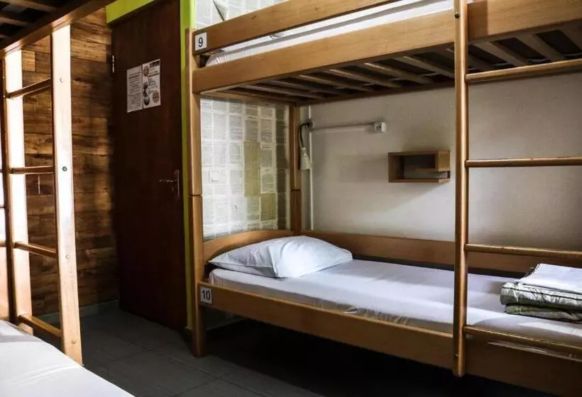 Envoy Hostel & Tours