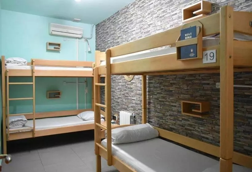 Envoy Hostel & Tours