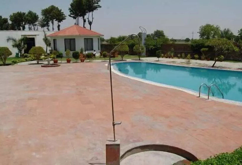 호텔 Aravali Resorts