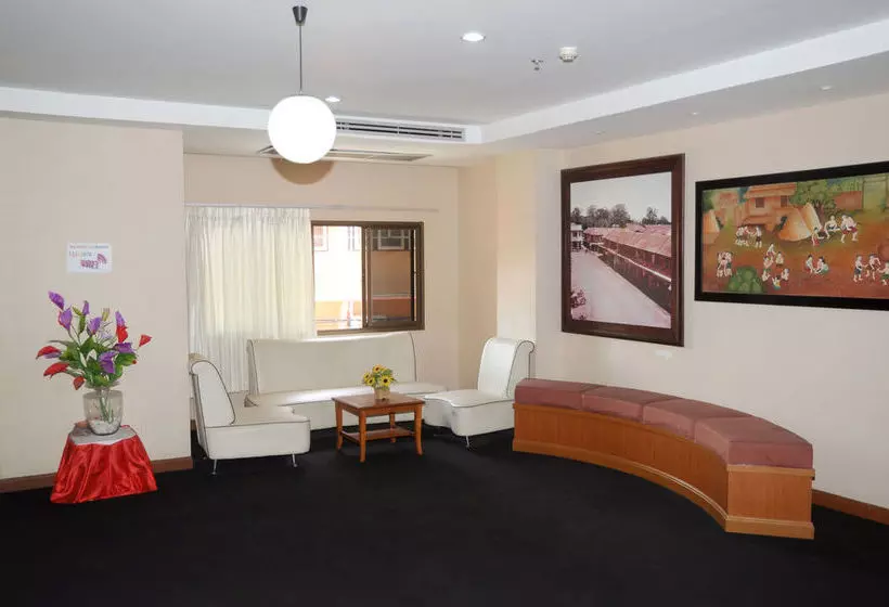 ホテル Ayutthaya Thenee