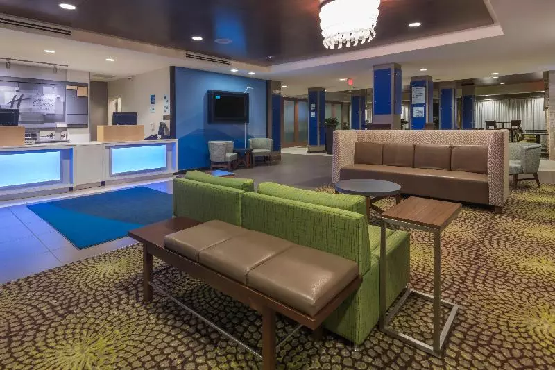 호텔 Holiday Inn Express Hays, An Ihg