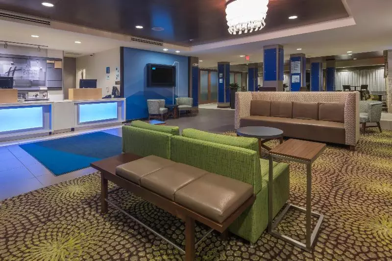 호텔 Holiday Inn Express Hays, An Ihg
