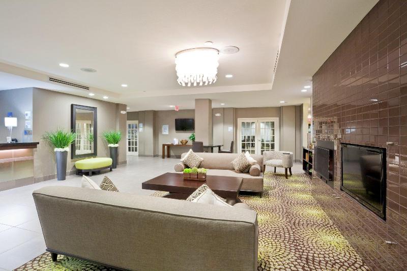 בית מלון כפרי Holiday Inn Express Hays, An Ihg