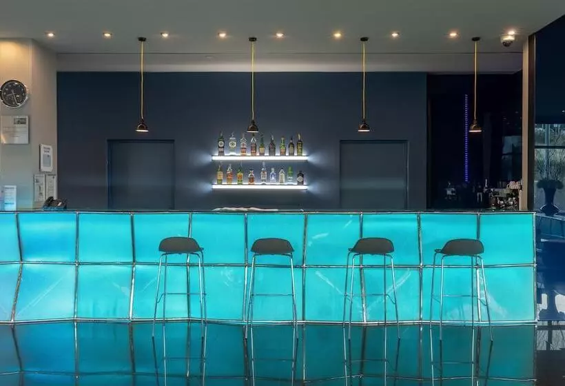 호텔 Holiday Inn Express Lisbon Alfragide, An Ihg