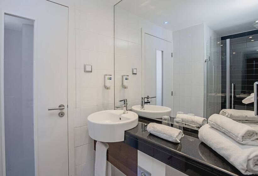 ホテル Holiday Inn Express Lisbon Alfragide, An Ihg