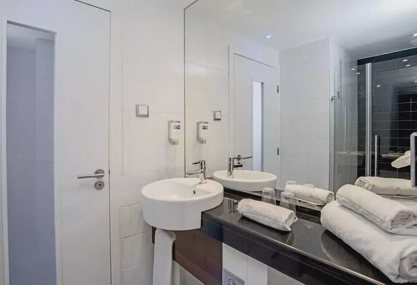 호텔 Holiday Inn Express Lisbon Alfragide, An Ihg