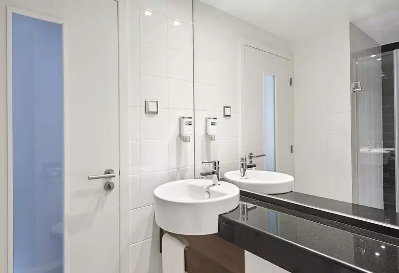 호텔 Holiday Inn Express Lisbon Alfragide, An Ihg