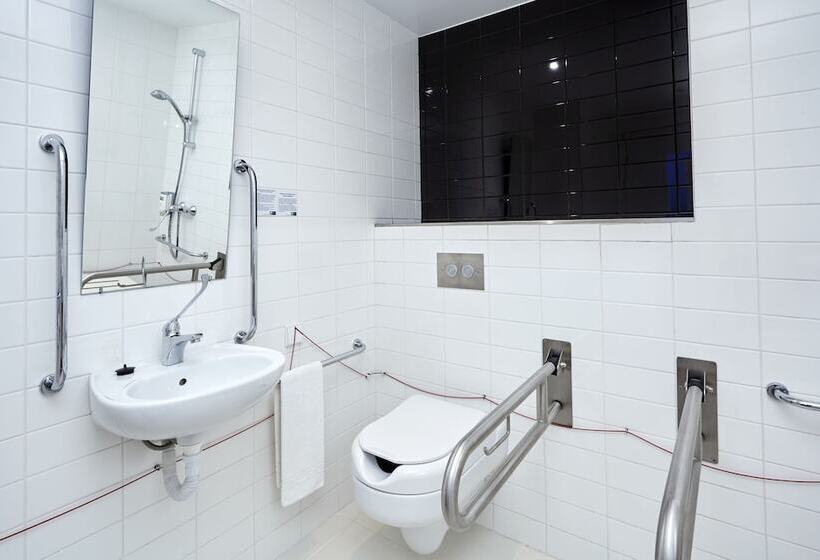 ホテル Holiday Inn Express Lisbon Alfragide, An Ihg