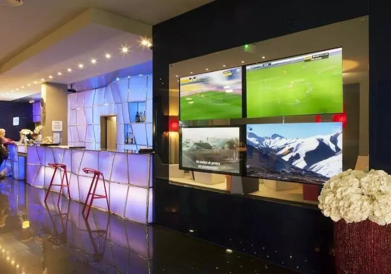 호텔 Holiday Inn Express Lisbon Alfragide, An Ihg