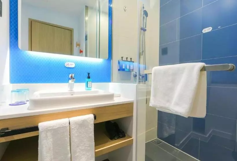 호텔 Holiday Inn Express Shanghai Pudong Airport, An Ihg