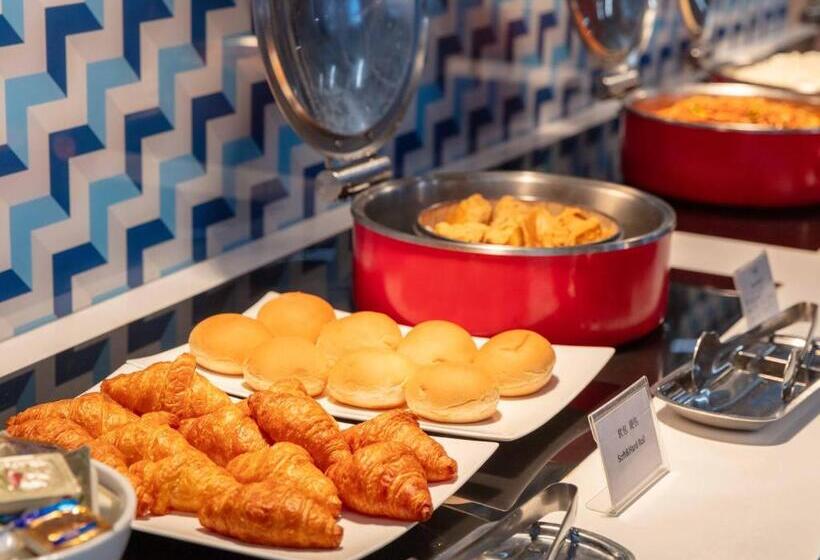 호텔 Holiday Inn Express Shanghai Pudong Airport, An Ihg