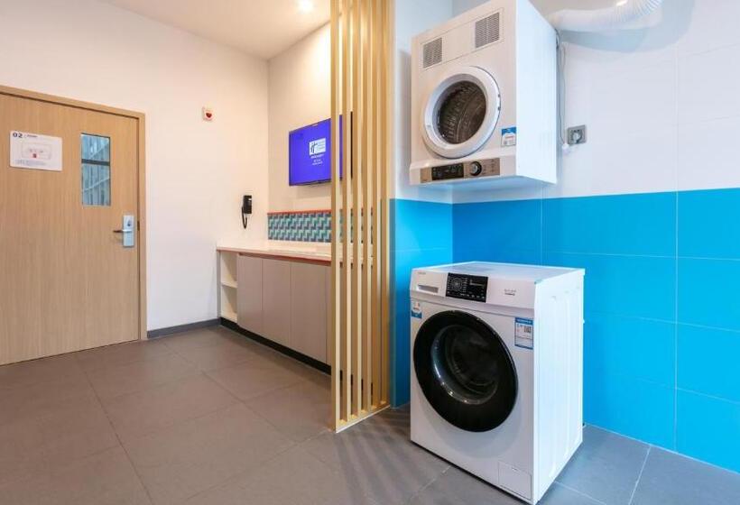 호텔 Holiday Inn Express Shanghai Pudong Airport, An Ihg