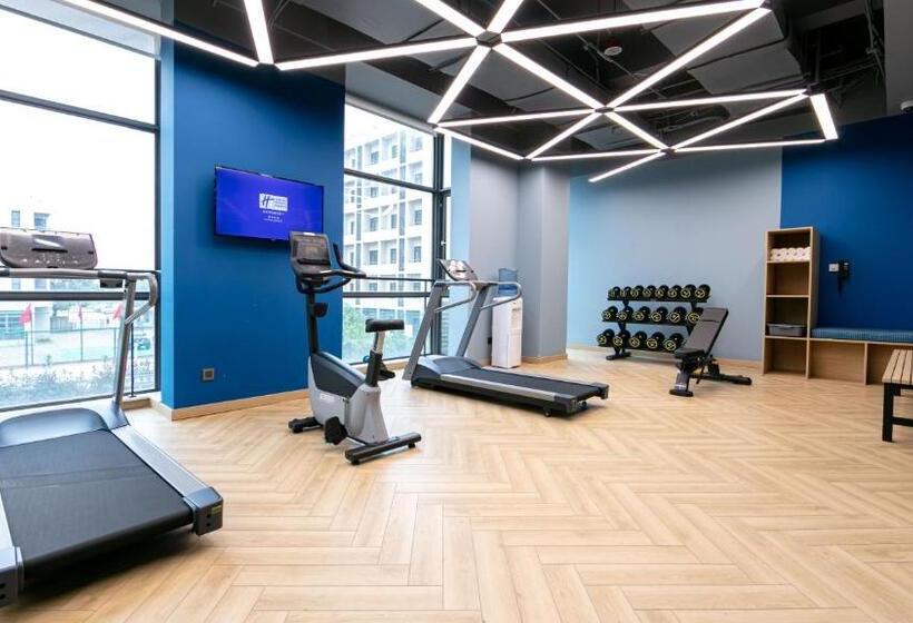 호텔 Holiday Inn Express Shanghai Pudong Airport, An Ihg