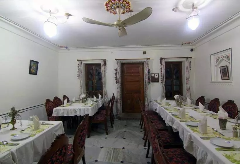 Hotel Pushkar Palace