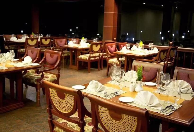 هتل Sterling Lake Palace Alleppey