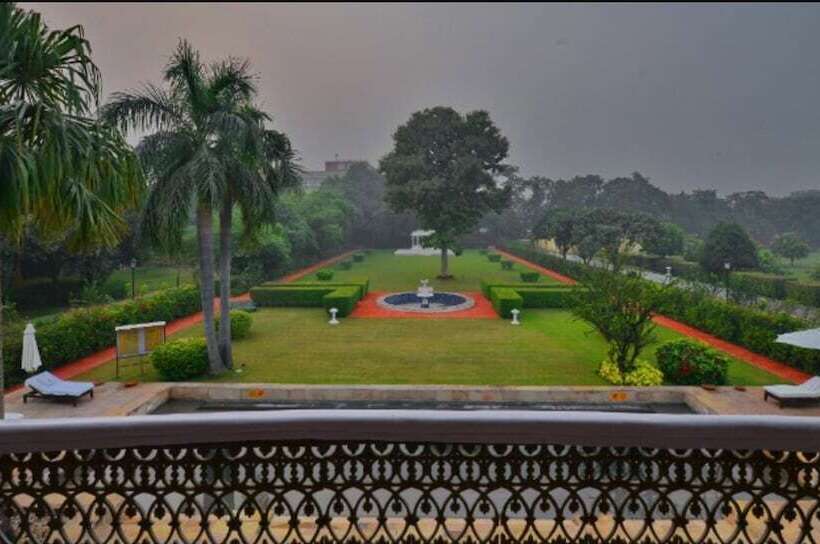 فندق Taj Nadesar Palace