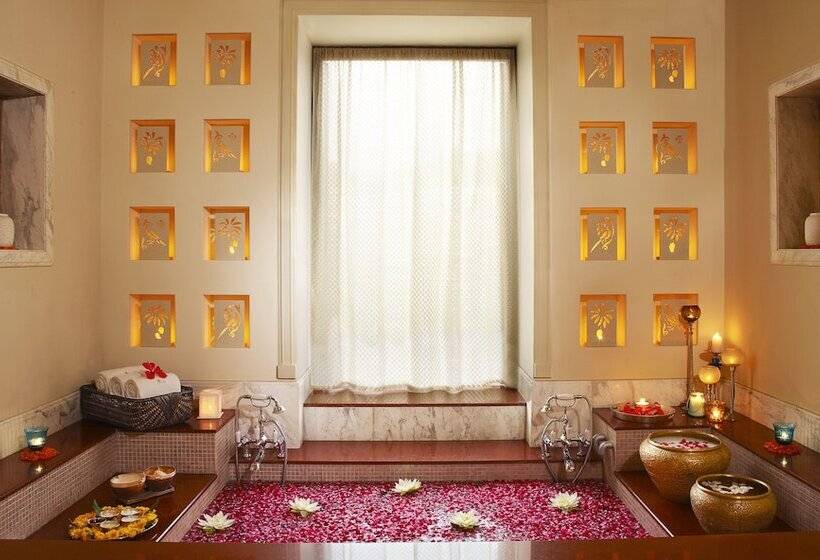 فندق Taj Nadesar Palace