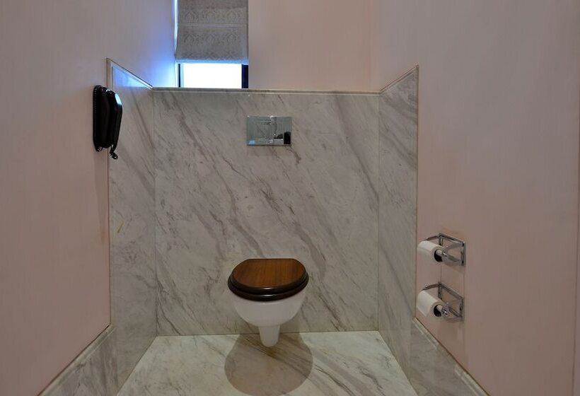 فندق Taj Nadesar Palace