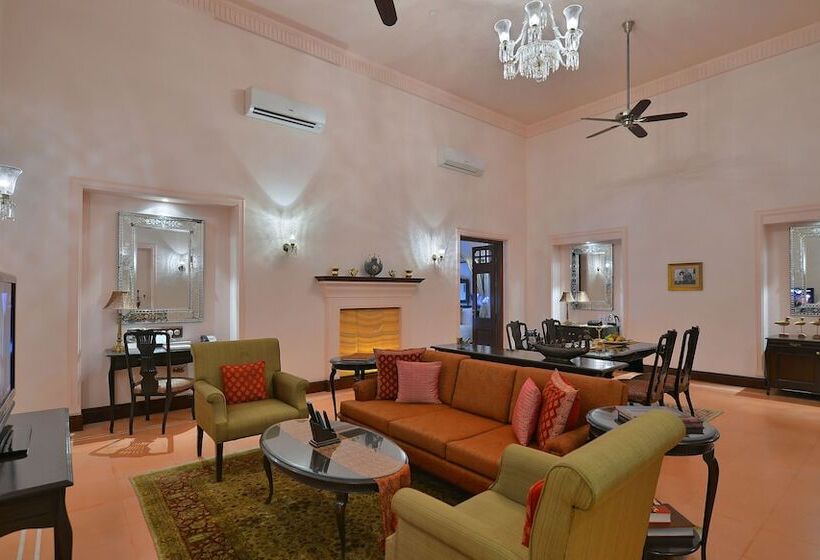 فندق Taj Nadesar Palace