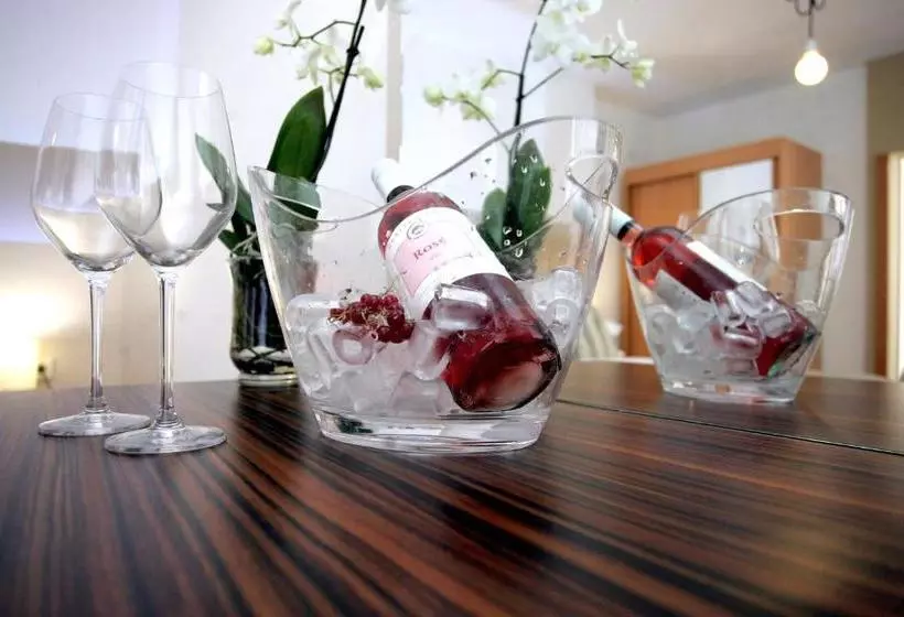 Rooms & Apartments Henrik