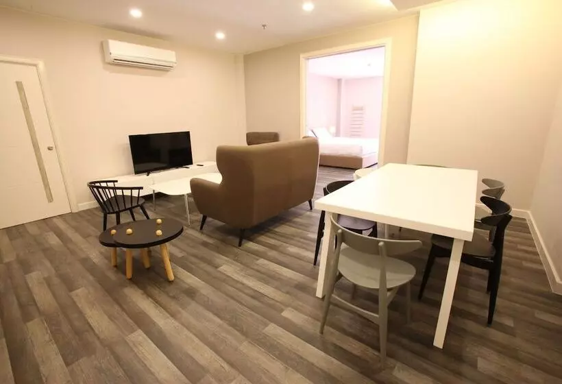 D'Anggerek Serviced Apartment