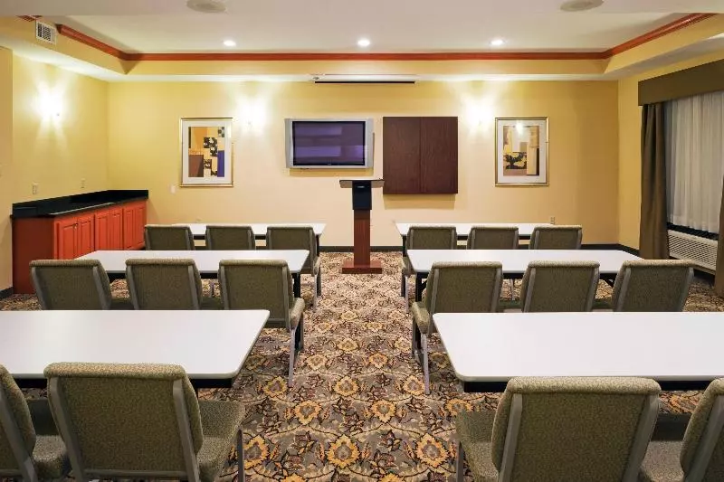 Holiday Inn Express Hotel And Suites Fairfield North, An Ihg